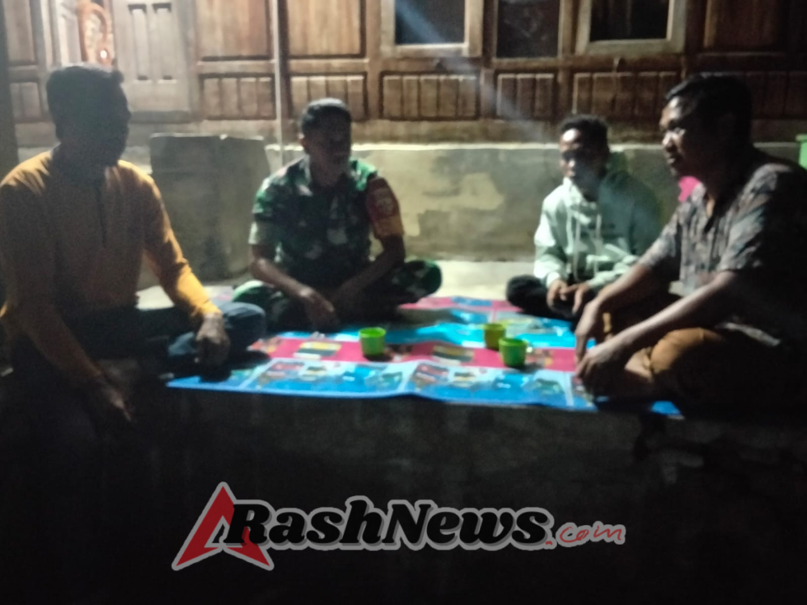 Babinsa dan Warga Kompak Ronda Malam di Desa Adu, Ciptakan Suasana Kondusif