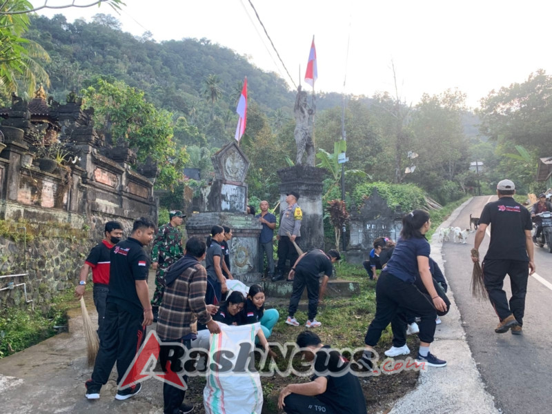 Kegiatan gotong royong dan pemasangan bendera dalam memeriahkan  Hut Tni ke 80 Bersama Rakyat Indonesia Maju