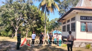 Babinsa Ramil 1618-04/Bisel dan Polsek Manufui Latih Calon PASKIBRA SMA Negeri Manufui