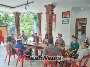 Bhabinkamtibmas Desa Lokasari Gelar Jumat Curhat, Bersama Perangkat Desa