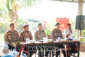 Kapolres Gianyar Gelar Jumat Curhat di Desa Guwang: Serap Aspirasi Warga dan Komitmen Tindak Tegas Pelanggaran