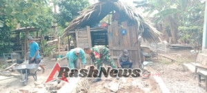 Babinsa Bantu Bangun Rumah Jalin Keakraban Dengan Warga Binaan
