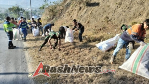Sinergi TNI dan Masyarakat, Danramil Sekongkang Gotong Royong di Desa Bukit Damai