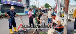 Babinsa1614-01 Dompu Perkuat Kebersamaan Lewat Jumat Bersih
