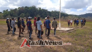 Paskibra SMAN Katala Hamu Lingu Siap Kibarkan Merah Putih di HUT RI ke-80