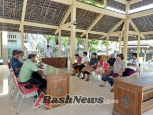 Jaga Sinergitas, Babinsa Batununggul Hadiri Serah Terima Direktur BUMDes Sinar Harapan Batununggul