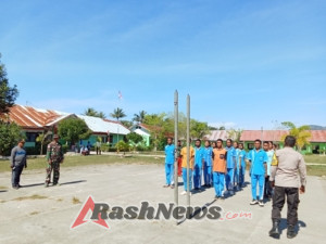 Babinsa dan Babinkamtibmas Latih Calon Paskibraka Tingkat Kecamatan Biboki Tanpah