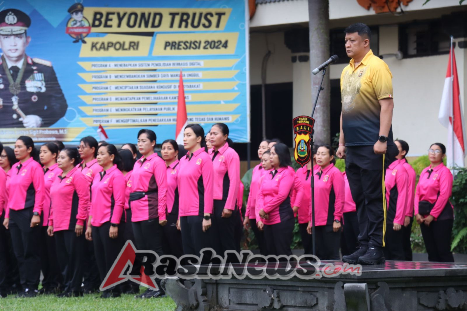 Kapolres Tabanan Pimpin Olahraga Pagi Bersama Personil dan Bhayangkari