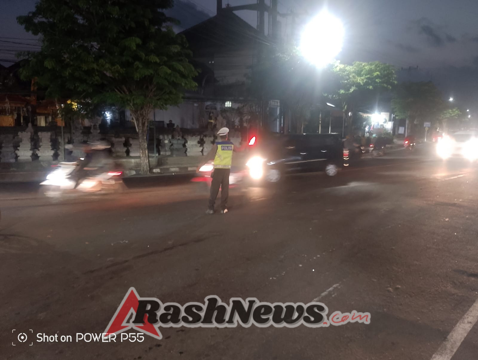 Lancarkan Arus Lalulintas, Polsek Mengwi Laksanakan Pengaturan Strong Point