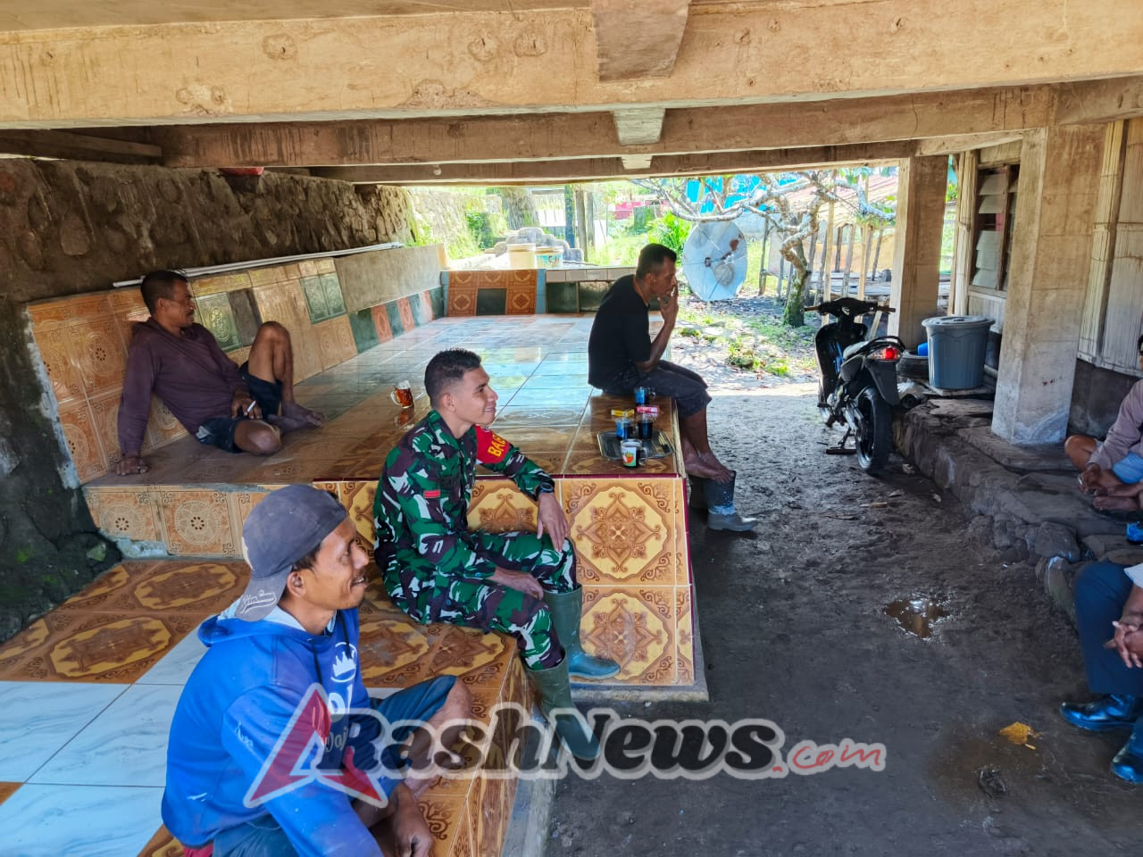 Komsos dan Pamwil Babinsa Kodim 1602/Ende Berjalan Lancar di Desa Woloaro