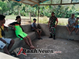 TNI Hadir di Tengah Rakyat: Babinsa Kodim 1602/Ende Bangun Sinergi Lewat Komsos dan Pamwil