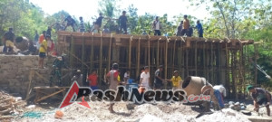 Babinsa Koramil 1624-04/Omesuri Dukung Pembangunan di Desa Balauring