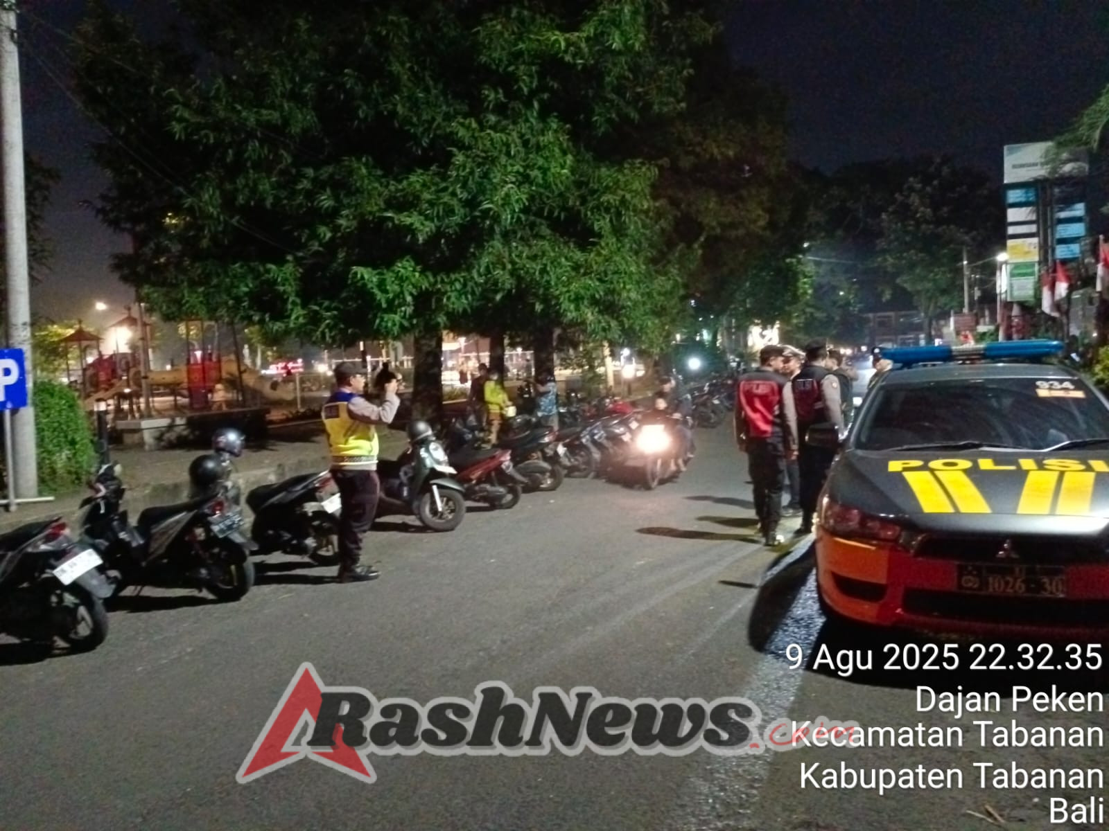 Blue Light Patrol Polres Tabanan Sambangi Titik Keramaian, Ajak Warga Aktif Jaga Kamtibmas