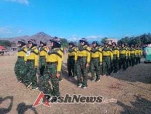 Personil Koramil 1608-04/Woha Kawal dan Jaga Keamanan Gerak Jalan Indah