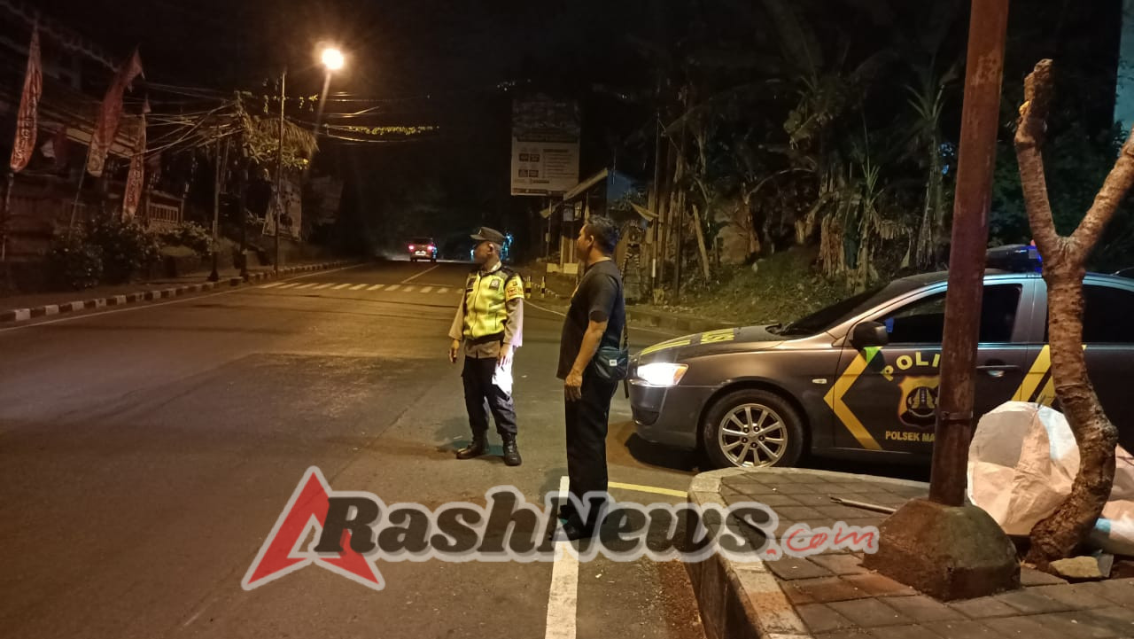 Upaya Mewujudkan Kamtibmas Yang Kondusif, Anggota Unit Intelkam Polsek Manggis Bergabung Melaksanakan Kegiatan Patroli Malam.