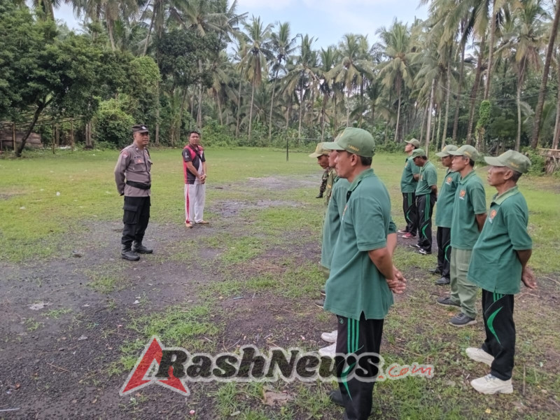 Dalam Kegiatan Monitoring Situasi Wilayah, Anggota Unit Intelkam Polsek Manggis Berkordinasi Dengan Pengurus Koperasi Merah Putih.