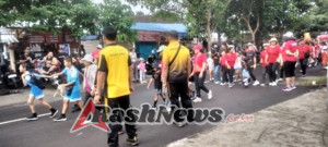 Polsek Tabanan ikuti kegiatan jalan santai masyarakat Desa Bongan