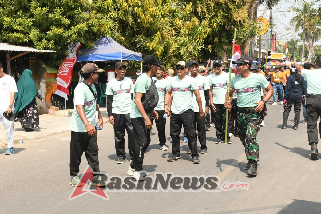 Babinsa Desa Mangge Asi Tunjukkan Kemanunggalan TNI-Rakyat