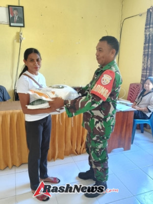 Babinsa Faifua Ajak Warga Kibarkan Merah Putih di Bulan Kemerdekaan