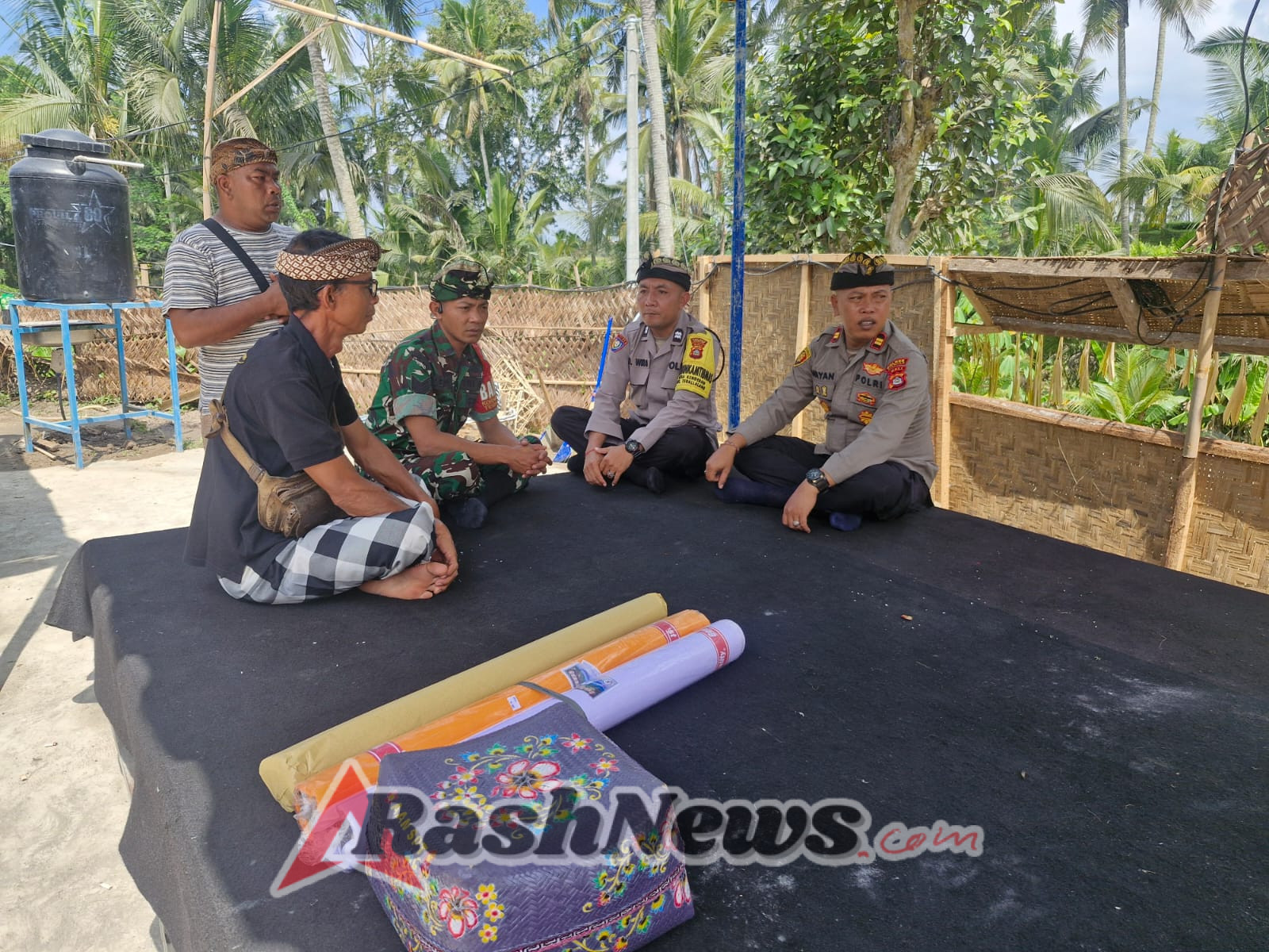 Wujud Kepedulian TNI, Babinsa Kawal Upacara Adat di Wilayah Binaan