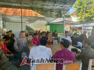 Babinsa & Bhabinkamtibmas Dampingi Penertiban PKL di Kaliuntu, Ciptakan Ketertiban dan Kebersamaan