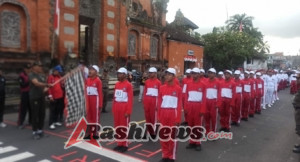 Aparat TNI Polri Diklungkung Bersinergi Kawal Gerak Jalan SMP Putra  Meriahkan HUT Ke 80 Kemerdekaan Republik Indonesia