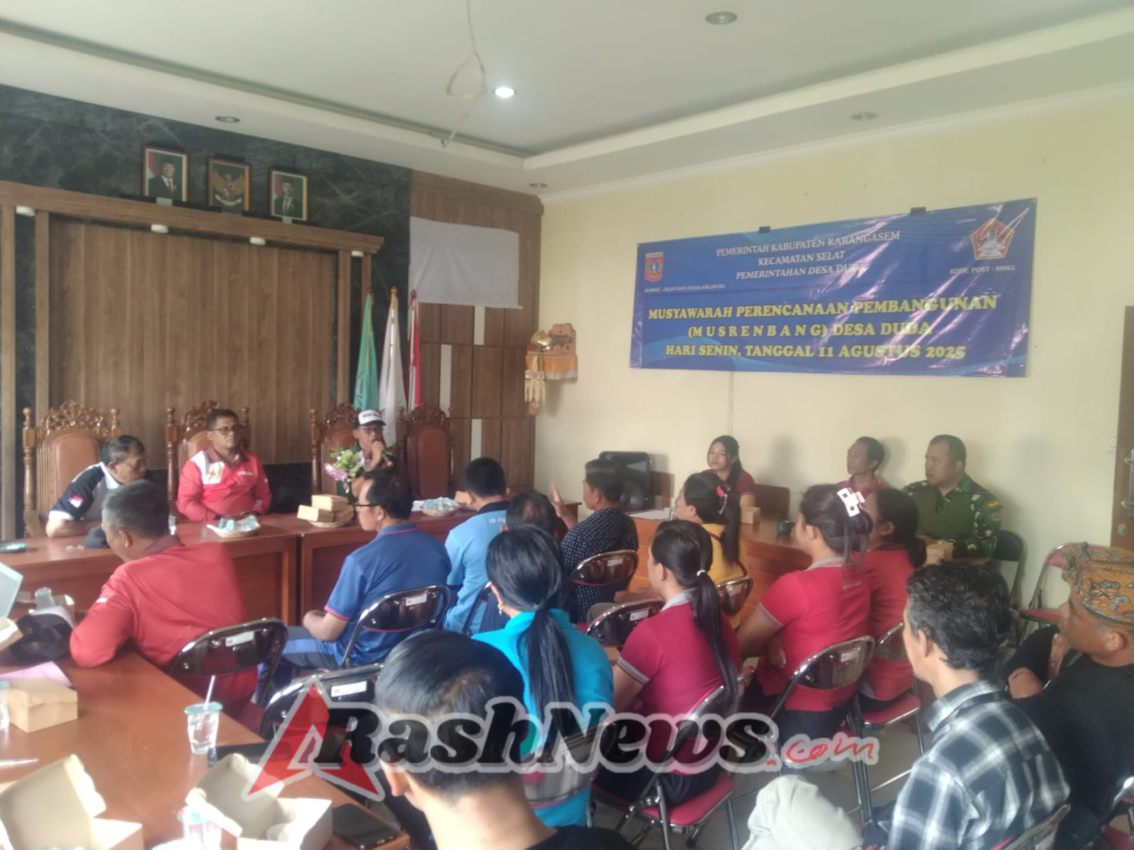 Babinsa Desa Duda hadiri rapat Musrenbangdes, komitmen dukung pembangunan demi kemajuan Desa.