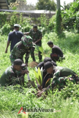 Dansatgas Bersama Warga Desa Batuan Wujudkan Penghijauan Lewat TMMD 125