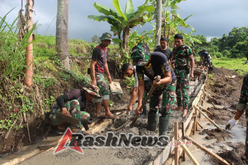Kebersamaan TNI dan Warga Wujudkan Jalan Usaha Tani Impian Petani Batuan