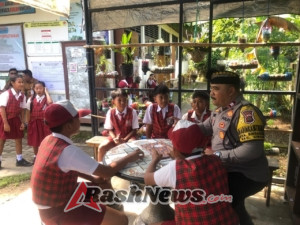 Bhabinkamtibmas Singakerta Melaksanakan Sambang Dan Beri Pembinaan untuk Tanamkan Disiplin Sejak Dini kepada Siswa SDN 3 Singakerta