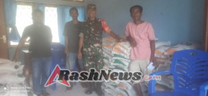 TNI Bersama Dinsos Ende Salurkan Bantuan Beras kepada Warga Tiga Desa