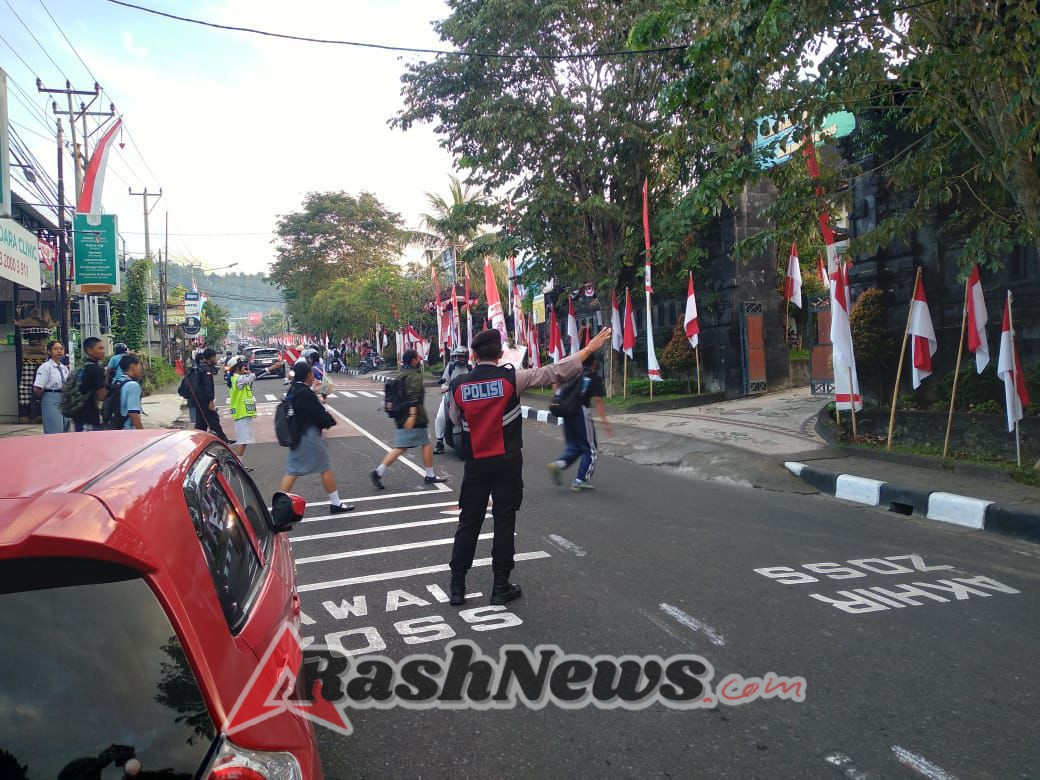 Personel Sat Samapta Polres Karangasem Laksanakan Strong Point Pagi di Sejumlah Titik Jalan Ngurah Rai, Amlapura.