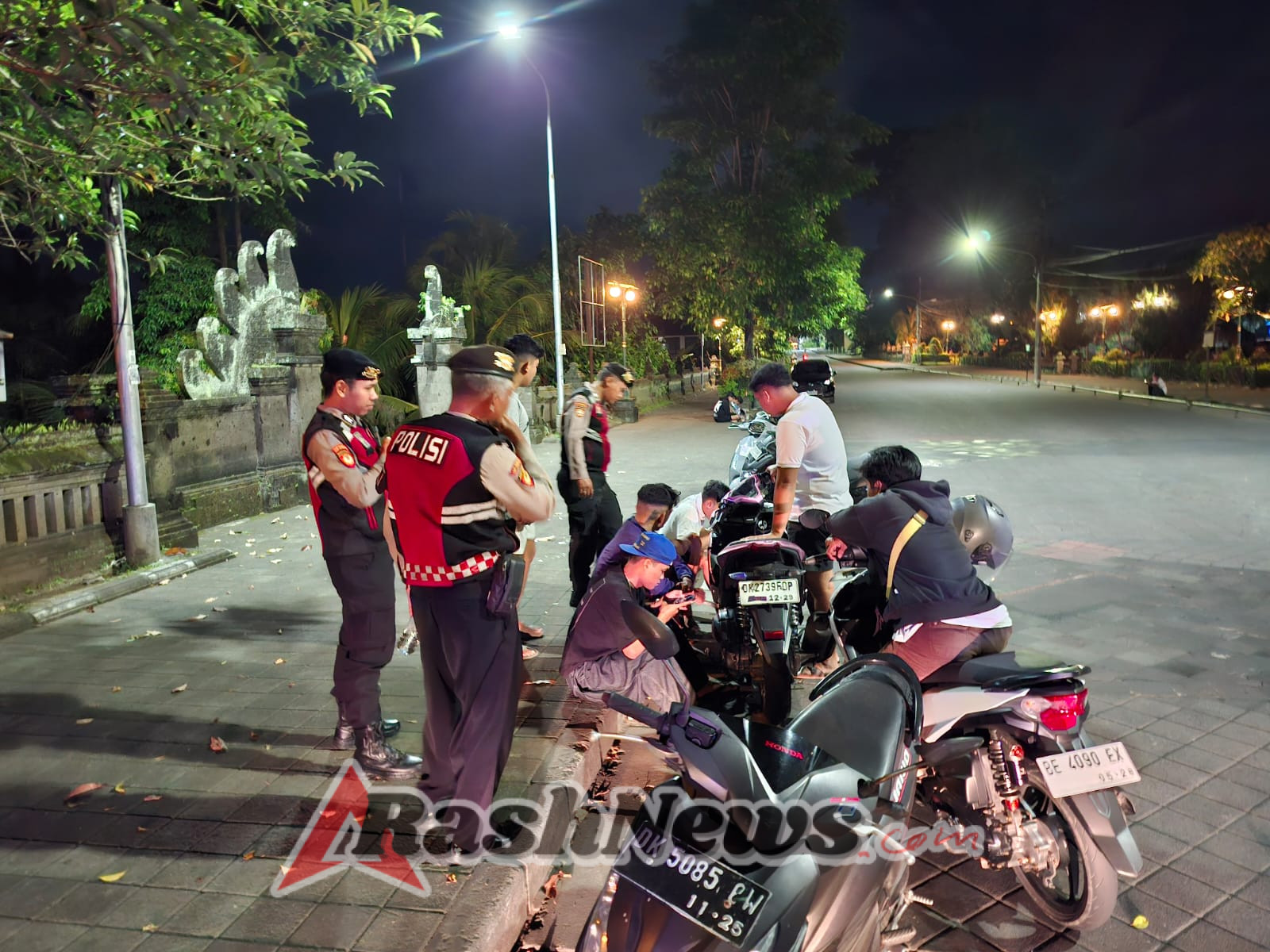 Bukan Sekadar Patroli, Ini Aksi Humanis Samapta di Taman Ayun