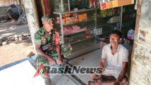 Lewat Komsos, Babinsa Kodim 1602/Ende Dukung Ketahanan Wilayah di Desa Tou Barat