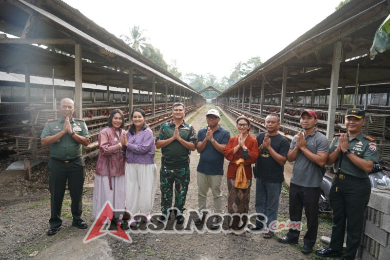 Pangkogabwilhan I Bersama Danrem 163/WS Tinjau Peternakan Ayam dan Babi di Bangli