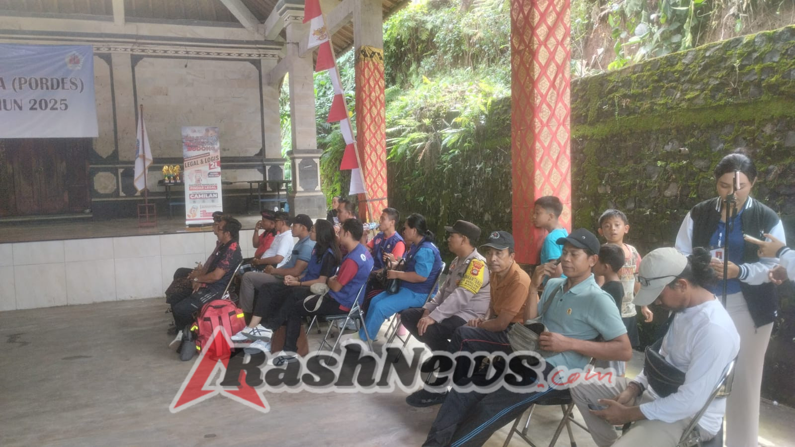 Bhabinkamtibmas Bersama Aparatur Desa dan Tokoh Masyarakat, Menghadiri Pembukaan Pordes Desa Gegelang.
