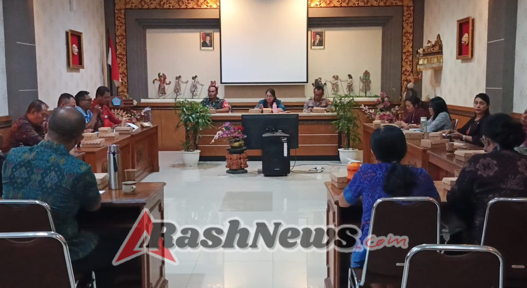 Wakili Kapolsek, Kanit Binmas Dentim Hadiri Pembahasan Pengelolaan Sampah Berbasis Sumber