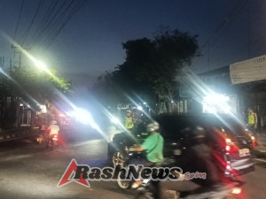 Unit Lalulintas Polsek Mengwi Laksanakan Pengaturan Sore di Simpang Cempaka Kapal