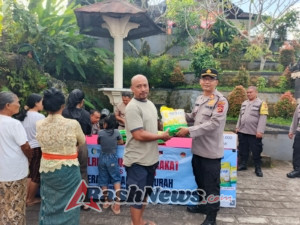 Polsek Marga Salurkan Pangan Beras Murah Untuk Warga Masyarakat