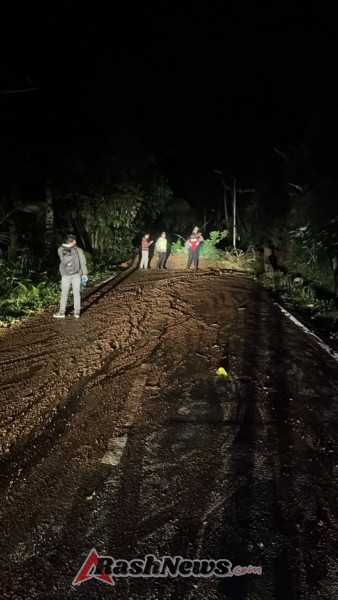 Gerak Cepat UkL Polsek Petang Datangi TKP Tanah Longsor