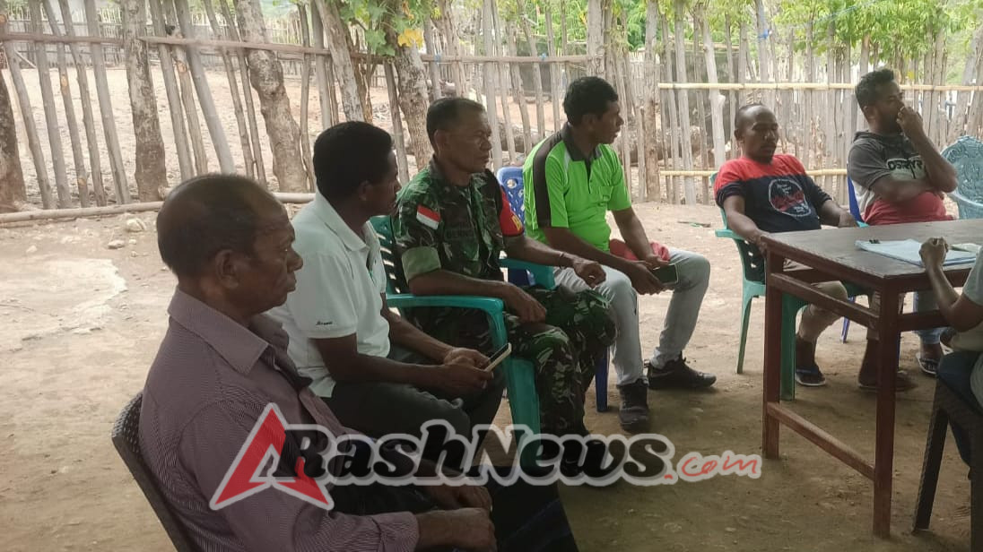 Hadirkan Kenyamanan Warga, Babinsa Kodim 1602/Ende Laksanakan Monitoring dan Komsos