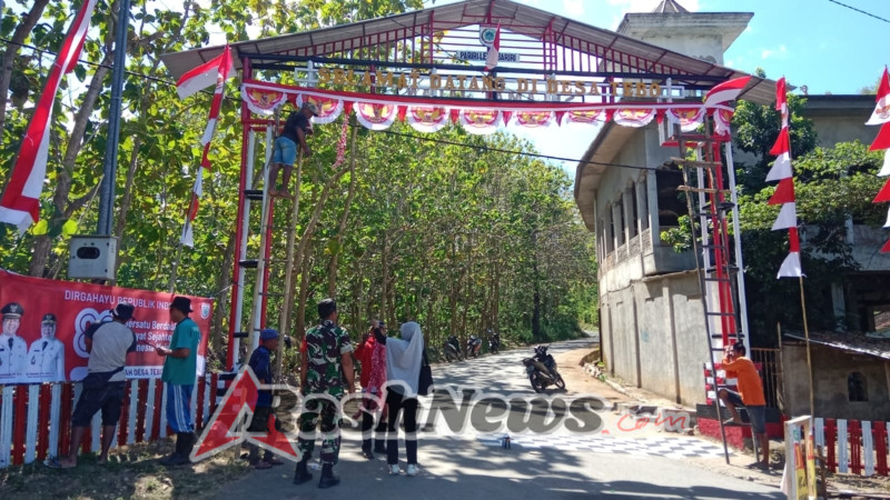 Semangat Nasionalisme Warga Tebo Terlihat dalam Pembangunan Gapura HUT RI ke-80