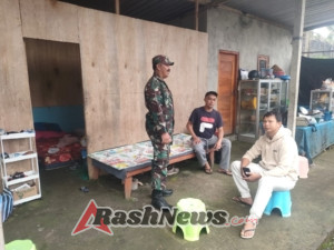 Perkuat Sinergi dengan Warga, Babinsa Desa Tiga Bahas Kamtibmas Jelang HUT RI ke-80