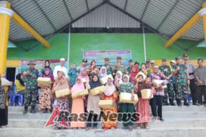 TMMD ke-125, Asops KASAD Bagikan Sembako dan Hangatkan Hati Warga Lansia