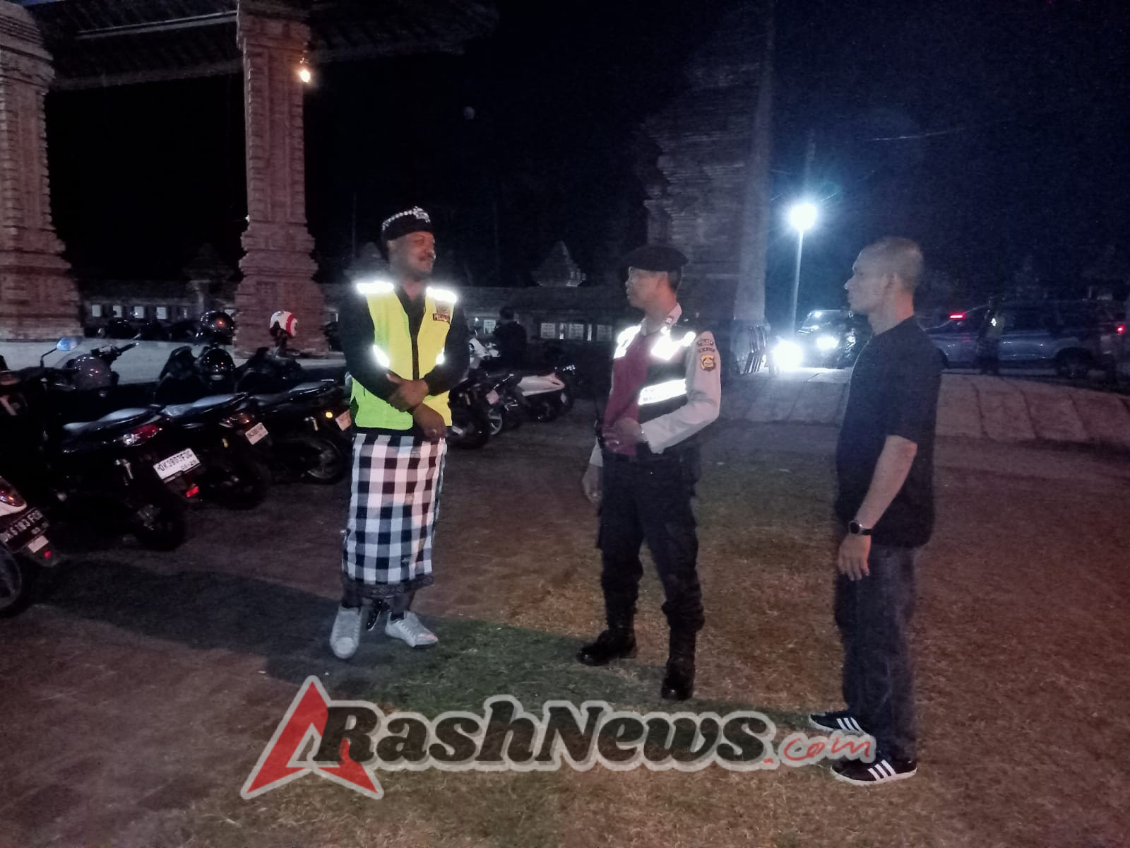 Polsek Mengwi Kolaborasi Dengan Pecalang  Amankan Turnamen Bola Voli BVC