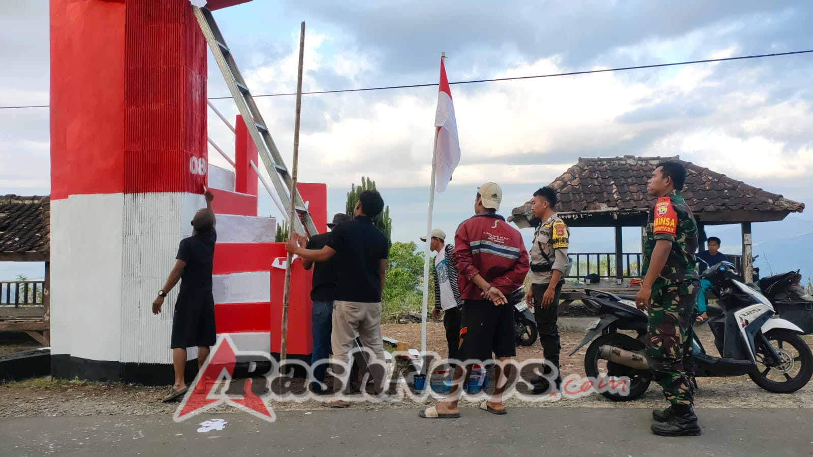 Babinsa Desa Mantar Ajak Warga Kerja Bakti Menyambut Hari Kemerdekaan