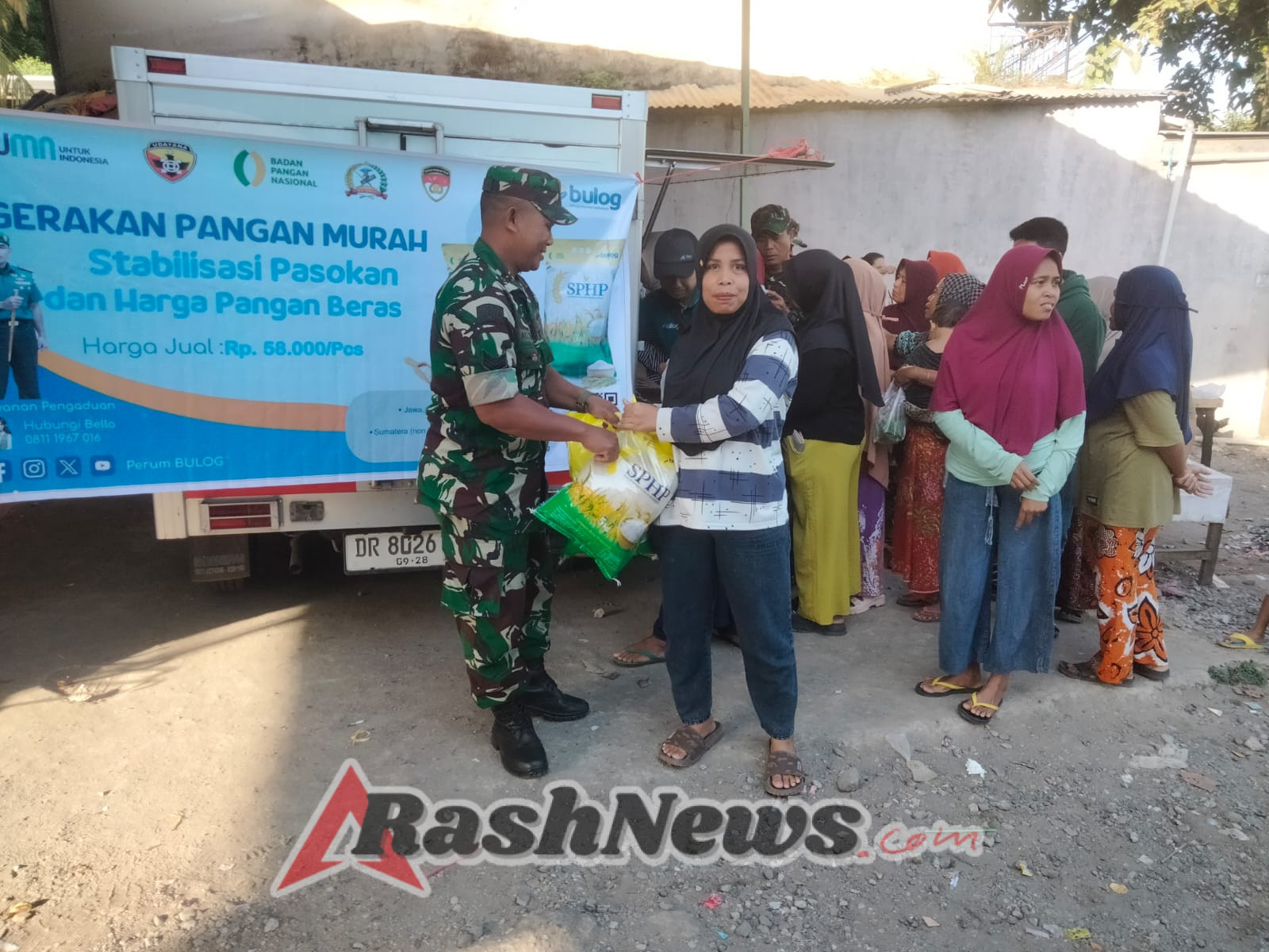 Antusiasme Tinggi Warga Hadiri Pasar Murah di Lingsar