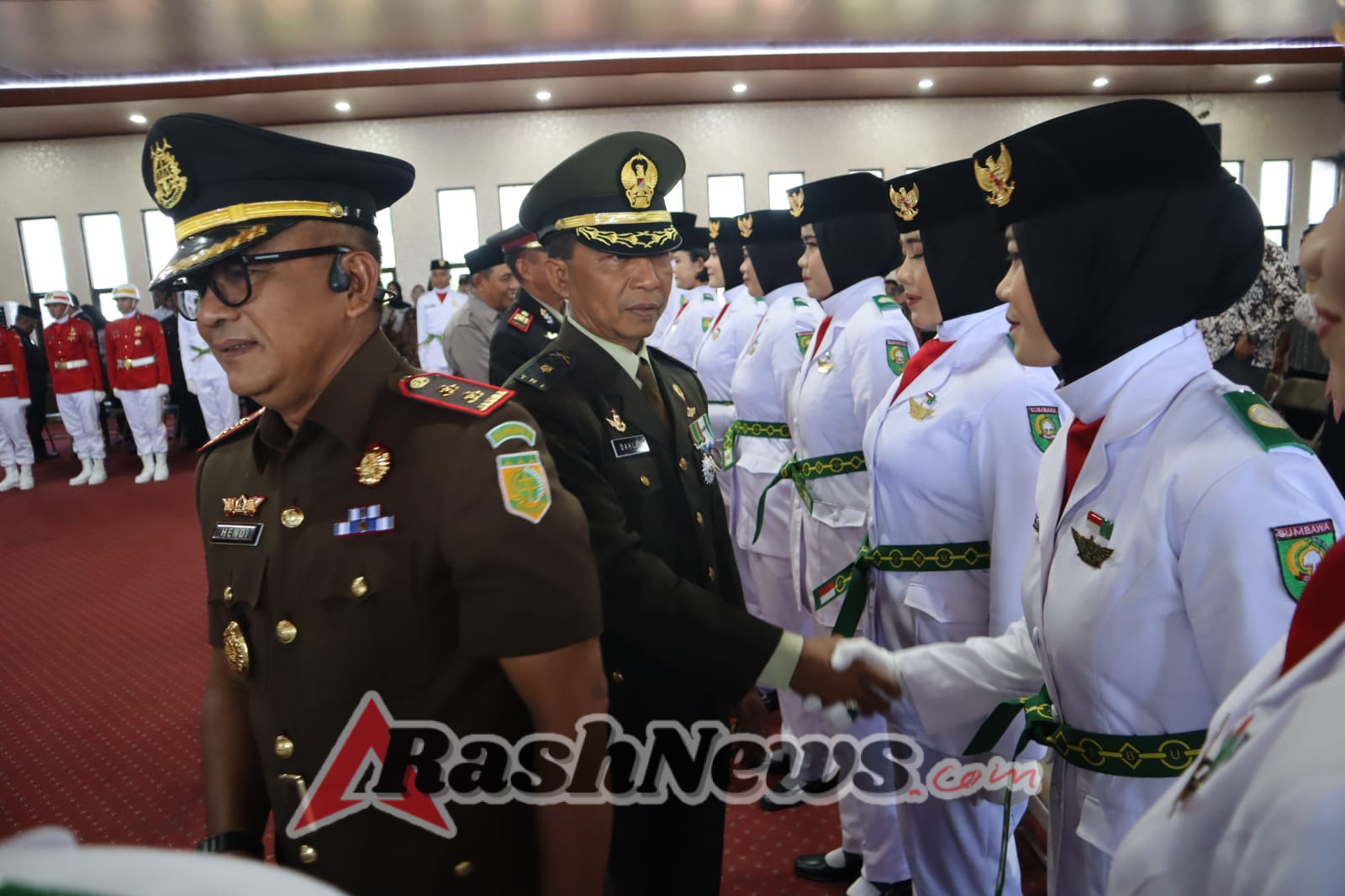 Kasdim 1607/Sumbawa Apresiasi Dedikasi Paskibraka 2025