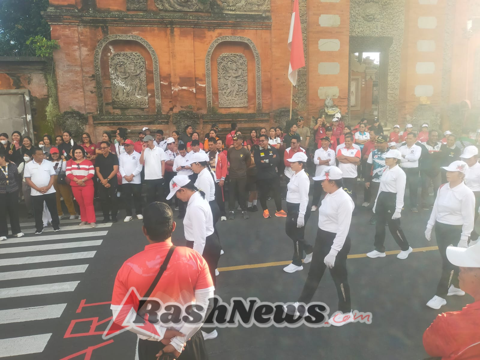 Hadiri Lomba Gerak Jalan 5K Umum Putri, Kasdim Klungkung Apresiasi Semangat Peserta Dan Masyarakat
