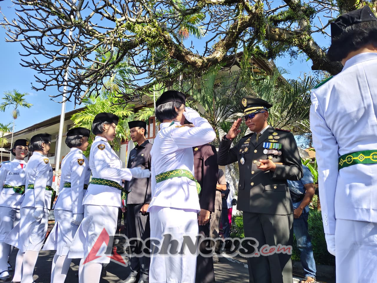 Jadilah Tauladan, Pesan Dandim Klungkung Saat Hadiri Pengukuhan Paskibra